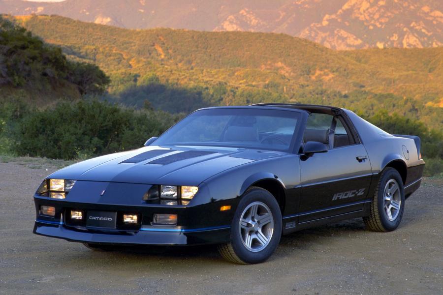  Chevrolet Camaro IROC-Z Convertible 1988 года  (фото 2 из 18)